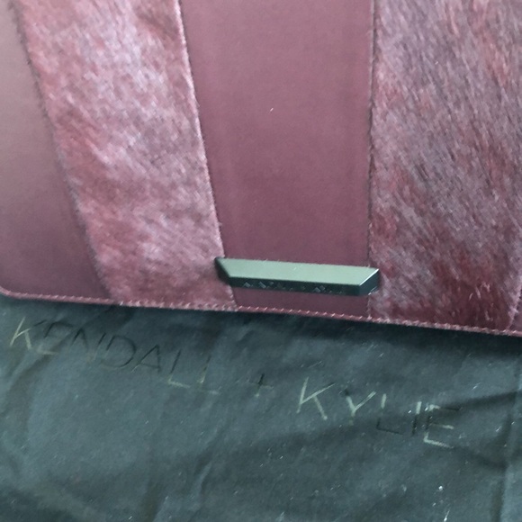 Kendall + Kylie - Picture 2 of 5